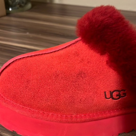UGG Disquette Red Fluffy Slippers - Picture 10 of 16